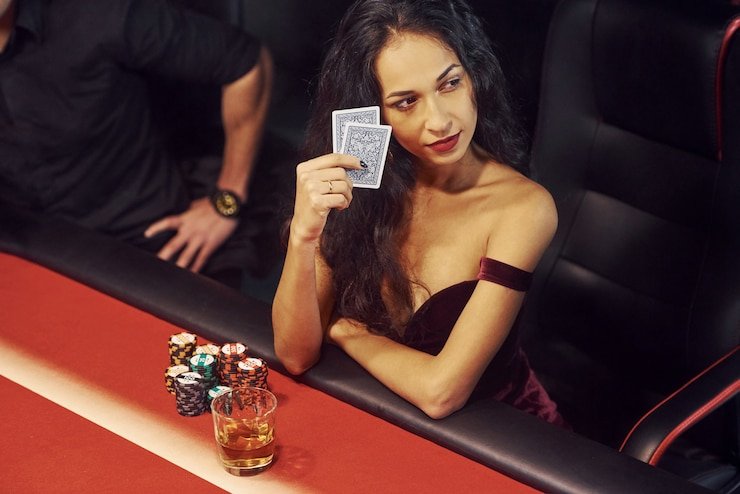 Antarmuka Three Card Poker di platform dukunslot dengan tabel pembayaran jelas